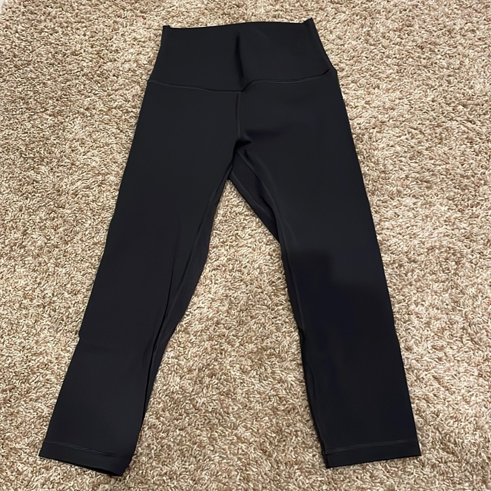 Hawthorne HeyNuts 21” crop Leggings size small